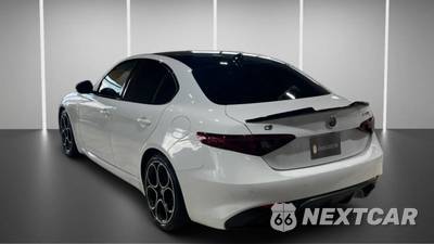2023 Alfa Romeo Giulia Veloce - zdjęcie 3 z 22 - miniatura