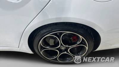 2023 Alfa Romeo Giulia Veloce - zdjęcie 8 z 22 - miniatura