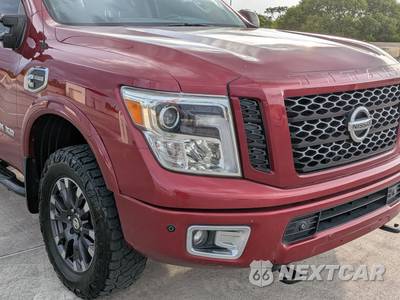 2017 Nissan TITAN XD PRO-4X Crew Cab Medium Bed - zdjęcie 28 z 62 - miniatura