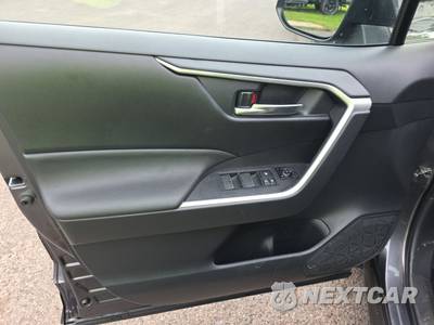 2023 Toyota RAV4 Prime SE - zdjęcie 9 z 23 - miniatura