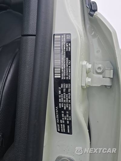 2022 Jeep Renegade Limited - zdjęcie 14 z 29 - miniatura