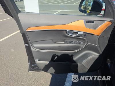 2024 Volvo XC90 B6 Plus Bright Theme 7-Passenger - zdjęcie 9 z 33 - miniatura