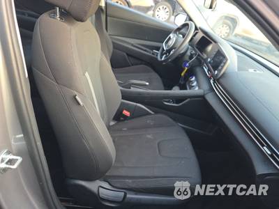 2025 Hyundai Elantra SE - zdjęcie 8 z 30 - miniatura