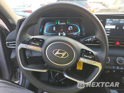 2025 Hyundai Elantra SE - zdjęcie 10 z 30 - miniatura