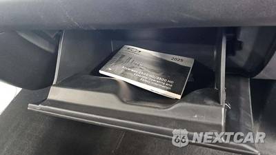 2025 Chevrolet Silverado 2500HD LT Crew Cab Medium Bed 1LT - zdjęcie 39 z 48 - miniatura