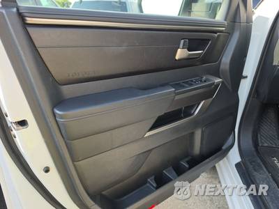 2025 Toyota Tundra SR5 Crew Cab Short Bed - zdjęcie 9 z 31 - miniatura