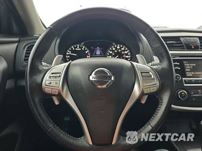 2016 Nissan Altima 2.5 SR - zdjęcie 10 z 50 - miniatura
