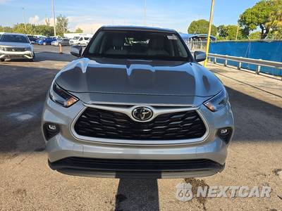 2024 Toyota Highlander LE - zdjęcie 2 z 30 - miniatura