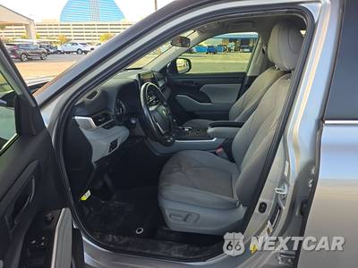 2024 Toyota Highlander LE - zdjęcie 7 z 30 - miniatura
