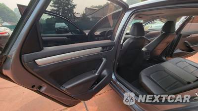 2022 Volkswagen Passat 2.0T SE - zdjęcie 11 z 17 - miniatura