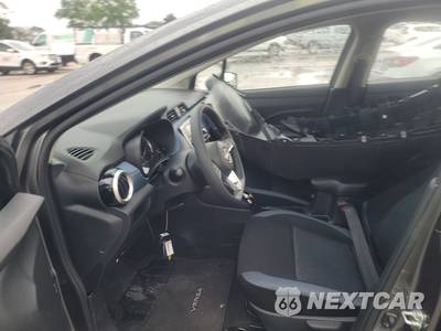 2025 Nissan Versa SV - zdjęcie 7 z 18 - miniatura
