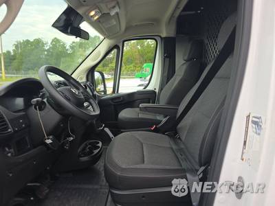 2025 Ram ProMaster 2500 Cargo Van Tradesman w/Passenger Seat Low Roof 136.0" WB - zdjęcie 7 z 28 - miniatura