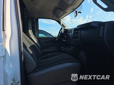 2025 Chevrolet Express 2500 Cargo Van 1WT 135.0" WB - zdjęcie 8 z 21 - miniatura