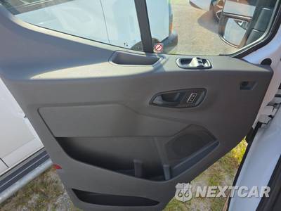 2025 Ford Transit 250 Cargo Van Low Roof 130.0" WB - zdjęcie 9 z 29 - miniatura