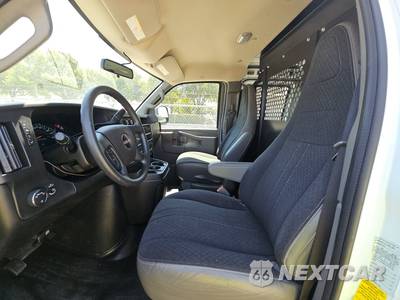 2025 GMC Savana 2500 Cargo Van 1WT 135.0" WB - zdjęcie 7 z 22 - miniatura