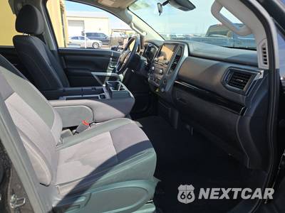 2023 Nissan TITAN SV Crew Cab Short Bed - zdjęcie 8 z 39 - miniatura