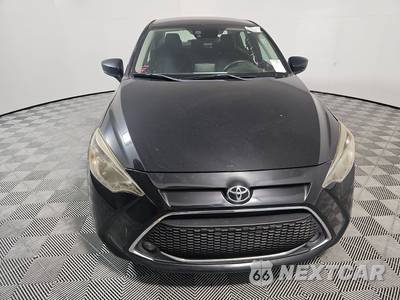 2019 Toyota Yaris LE Sedan - zdjęcie 2 z 40 - miniatura