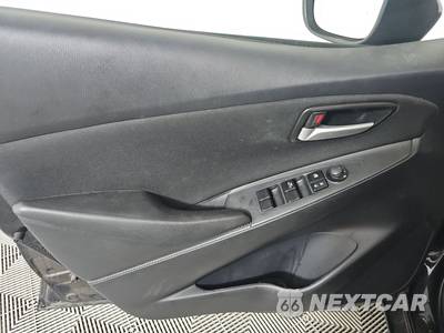 2019 Toyota Yaris LE Sedan - zdjęcie 9 z 40 - miniatura