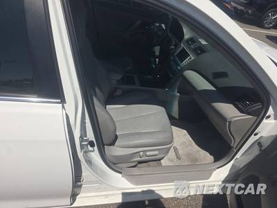 2011 Toyota Camry XLE - zdjęcie 8 z 23 - miniatura