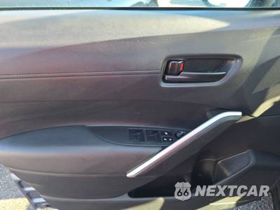 2026 Toyota Corolla Cross LE - zdjęcie 9 z 30 - miniatura