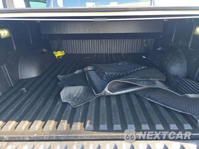 2025 Toyota Tundra Platinum Crew Cab Short Bed - zdjęcie 16 z 32 - miniatura