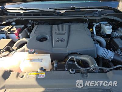 2025 Toyota Tundra Platinum Crew Cab Short Bed - zdjęcie 15 z 32 - miniatura