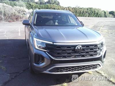 2025 Volkswagen Atlas Cross Sport 2.0T SE w/Technology - zdjęcie 2 z 31 - miniatura