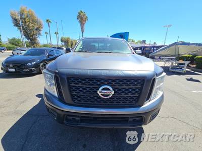2018 Nissan TITAN S Crew Cab Short Bed - zdjęcie 2 z 33 - miniatura