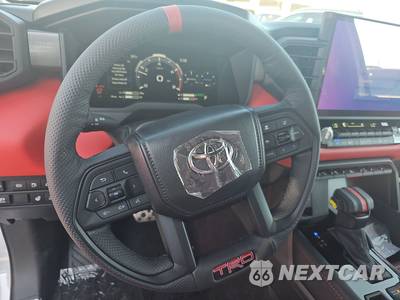 2026 Toyota Sequoia TRD Pro - zdjęcie 10 z 22 - miniatura
