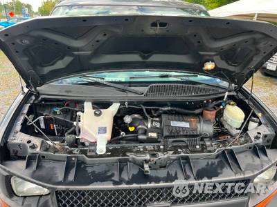 2017 Chevrolet Express 3500 Passenger Van LS 1LS 135.0" WB - zdjęcie 18 z 28 - miniatura