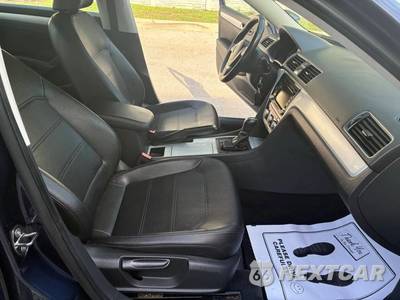 2012 Volkswagen Passat 2.5L SE w/Sunroof & Navigation - zdjęcie 13 z 24 - miniatura