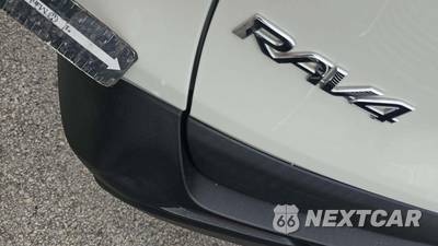 2022 Toyota RAV4 XLE Premium - zdjęcie 31 z 32 - miniatura