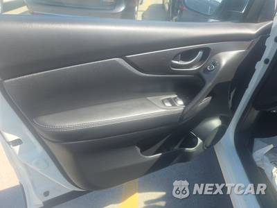 2017 Nissan Rogue Sport S - zdjęcie 9 z 32 - miniatura