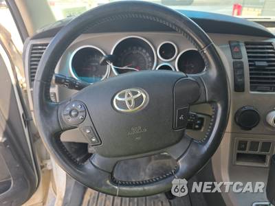 2013 Toyota Sequoia SR5 - zdjęcie 10 z 27 - miniatura