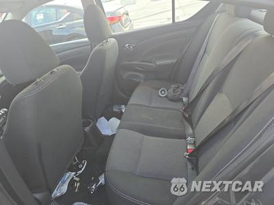 2017 Nissan Versa Sedan SV - zdjęcie 13 z 31 - miniatura