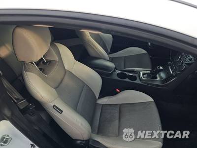 2016 Hyundai Genesis Coupe 3.8 w/Gray Interior - zdjęcie 8 z 19 - miniatura