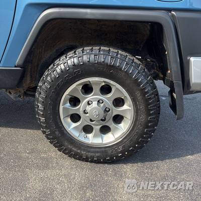 2013 Toyota FJ Cruiser w/Rear Doors - zdjęcie 11 z 28 - miniatura