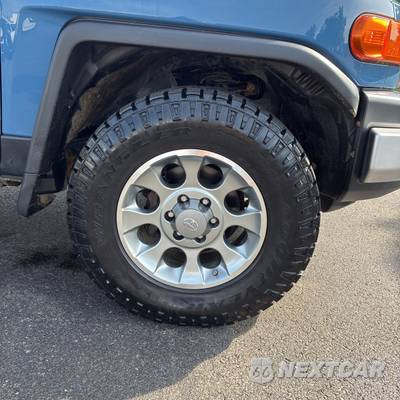 2013 Toyota FJ Cruiser w/Rear Doors - zdjęcie 13 z 28 - miniatura