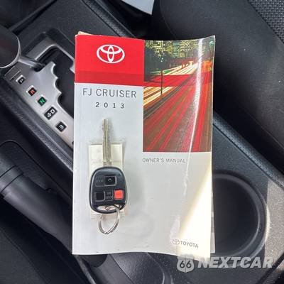 2013 Toyota FJ Cruiser w/Rear Doors - zdjęcie 28 z 28 - miniatura
