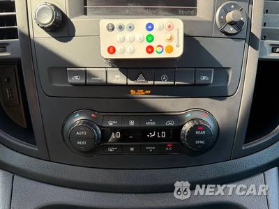 2020 Mercedes-Benz Metris Passenger Van 126.0" WB - zdjęcie 24 z 33 - miniatura