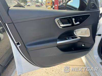 2022 Mercedes-Benz C 300 4MATIC Sedan - zdjęcie 10 z 31 - miniatura
