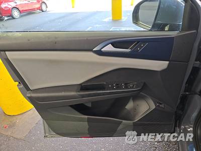 2022 Volkswagen Taos SE - zdjęcie 9 z 36 - miniatura
