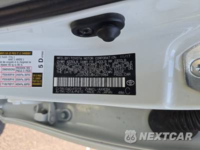 2017 Toyota Prius v Two - zdjęcie 14 z 34 - miniatura