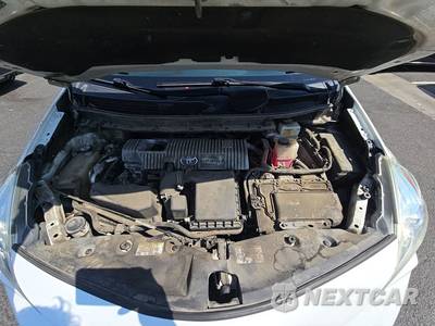 2017 Toyota Prius v Two - zdjęcie 15 z 34 - miniatura