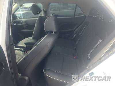 2026 Hyundai Venue SEL w/2-Tone Roof - zdjęcie 13 z 25 - miniatura