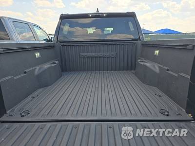 2025 Toyota Tacoma SR5 Crew Cab Medium Bed - zdjęcie 16 z 25 - miniatura