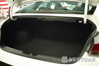 2025 Hyundai Elantra SE - zdjęcie 7 z 25 - miniatura