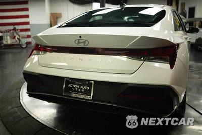 2025 Hyundai Elantra SE - zdjęcie 6 z 25 - miniatura