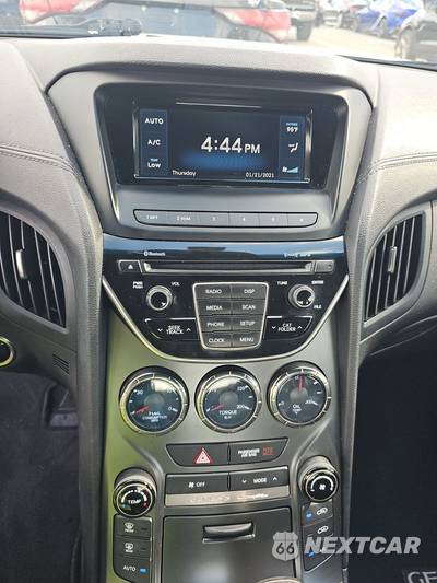 2016 Hyundai Genesis Coupe 3.8 w/Black Interior - zdjęcie 11 z 21 - miniatura