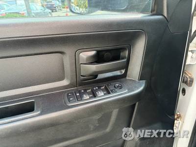 2022 Ram 3500 Cab Chassis Tradesman Crew Cab DRW - zdjęcie 15 z 99 - miniatura
